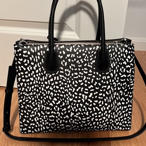 Michael Kors Mercer Leather Tote - Picture 3 of 8